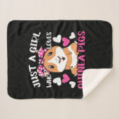 モルモットが大好きな女の子 シェルパブランケット (正面(横))