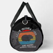 モルモットが好きだし、3人くらいかな ダッフルバッグ (右)