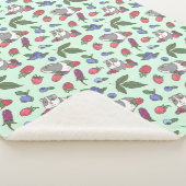 モルモットとミントグリーンのベリー模様 シェルパブランケット (3/4)