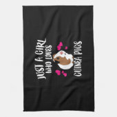モルモットのギフトを愛する女の子 キッチンタオル (縦)