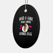 モルモットのギフトを愛する女の子 セラミックオーナメント (左)