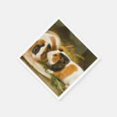 モルモット食べ物を与えのペット(James Ward) スタンダードカクテルナプキン (角)