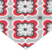 モロッコのタイルパターン-灰色および赤 テーブルクロス (アングル)