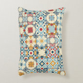 モロッコのタイル、カラフルシームレスなパターン。 アクセントクッション (正面(垂直))