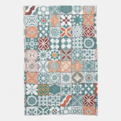 モロッコのタイル – 青と茶色 キッチンタオル (縦)