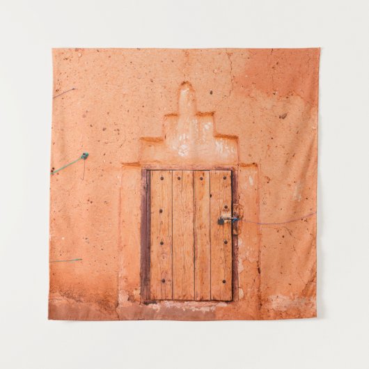 モロッコの家の閉じた木伝統的の窓 タペストリー (正面)