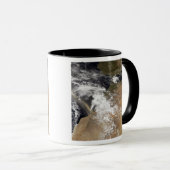 モロッコの海岸から塵が舞い降りる マグカップ (正面右)