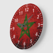 モロッコの黒くグランジな旗 ラージ壁時計 (傾斜)