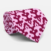 モロッコイカットダマスクパターン、ブルゴーニュ、ピンク ネクタイ (ロール)