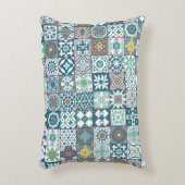 モロッコタイルオレンジと光ターコイズ アクセントクッション (正面(垂直))