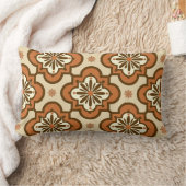 モロッコタイルパターン – 錆と褐色 ランバークッション (ブランケット)