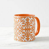 モロッコタイル – コーラルオレンジと白マグカップ マグカップ (正面右)
