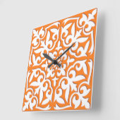 モロッコタイル – コーラルオレンジと白 スクエア壁時計 (傾斜)