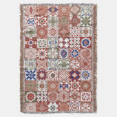 モロッコタイル – ブルゴーニュとブルー スローブランケット (正面縦)