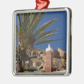 モロッコ、アンチ·アトラス、タフラウト地域：ADAI、赤 メタルオーナメント (左)