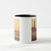 モロッコ、ラバト、夕日の灯台 マグカップ (中央)