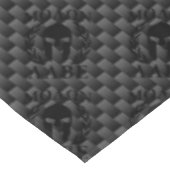 モロン・ラベ・ウォリアー・ローレルズ・オン・ブラック・カーボン テーブルクロス (アングル)