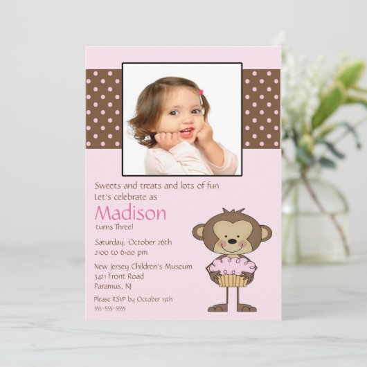 モンキーカップケーキフォト誕生日招待状 招待状 (スタンド正面)