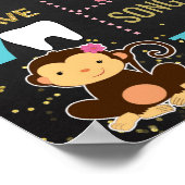 モンキーガール最初の誕生日の黒板の看板 ポスター (角)