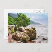 モンスターが付いているネス湖の海岸 ポストカード (正面/裏面)