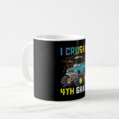モンスタートラックの卒業式で大成功！４年生 コーヒーマグカップ (正面左)