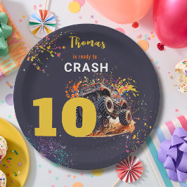 モンスタートラックの暗い誕生日をクラッシュする準備ができている ペーパープレート