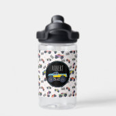 モンスタートラックカラフルーレーシングキッズ名前をカスタムする ウォーターボトル (背面)