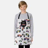 モンスタートラックカラフルーレーシングキッズ名前をカスタムする エプロン (着用した状態)