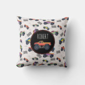 モンスタートラックカラフルーレーシングキッズ名前をカスタムする クッション (正面)