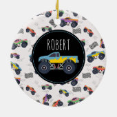 モンスタートラックカラフルーレーシングキッズ名前をカスタムする セラミックオーナメント (裏面)