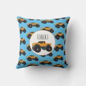 モンスタートラック車カスタムの少年の名前 クッション (裏面)