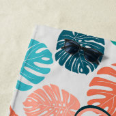 モンステラの葉 カラフル ネイビー コーラル スクリプト名 ビーチタオル (インサイチュ)
