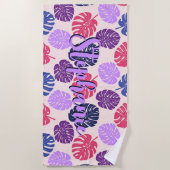 モンステラの葉 トロピカル パープル ピンク スクリプトネーム ビーチタオル (正面)