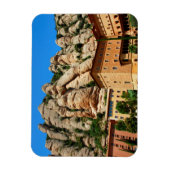 モンセラット修道院、カタルーニャ州、スペイン マグネット (縦)