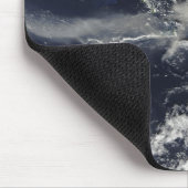 モンセラト、ソフリエールヒルズからのアッシュプルーム マウスパッド (コーナー)