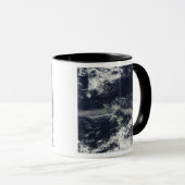 モンセラト、ソフリエールヒルズからのアッシュプルーム マグカップ (正面右)