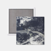 モンセラト、ソフリエールヒルズからのアッシュプルーム マグネット (正面/裏面)