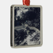 モンセラト、ソフリエールヒルズからのアッシュプルーム メタルオーナメント (右)