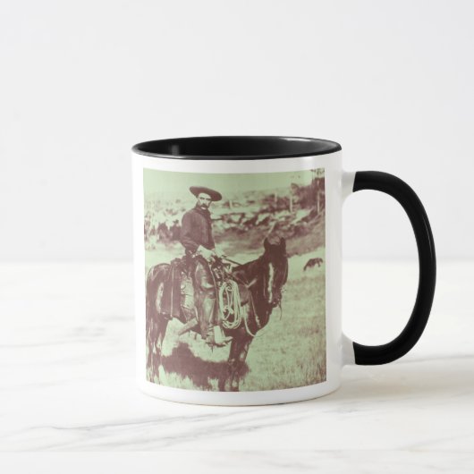 モンタナのカウボーイ、c.1880 (b/wの写真) マグカップ (右)