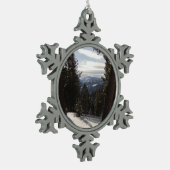 モンタナの冬のマディソン山脈 スノーフレークピューターオーナメント (左)