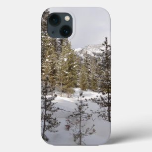モンタナの冬の雪山の景色 iPhone 13ケース