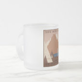 モンタナ州:インディアン部族、山、プレーリー フロストグラスマグカップ (正面左)