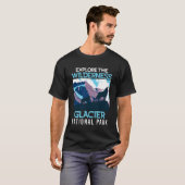 モンタナ州 グレイシャー国立公園の未開の地を探検 Tシャツ (正面フル)