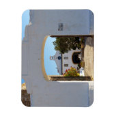 モンテトロ修道院への入り口 – メノルカ，スペイン マグネット (縦)