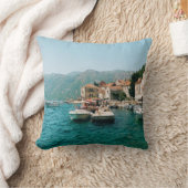 モンテネグロ・ペラスト沿岸の町 クッション (ブランケット)