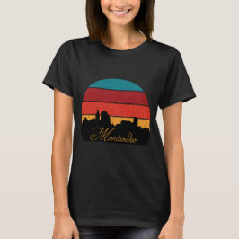 モンテビデオのスカイライン レトロな夕焼けの旅 Tシャツ