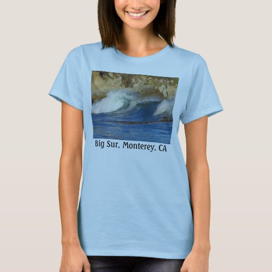 モンテレーの息もつけないほど波 Tシャツ (正面)