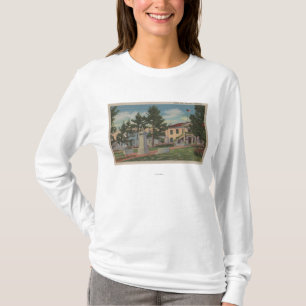 モンテレー、カリフォルニア- Coltonホールの意見および地面 Tシャツ