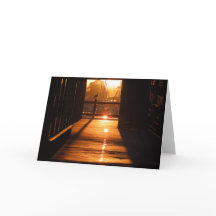 モントレー埠頭の美しい日に照らされた通路