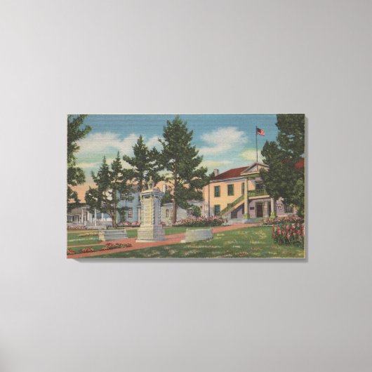 モントレーCA – コルトンホールビューとグラウンド キャンバスプリント (正面)